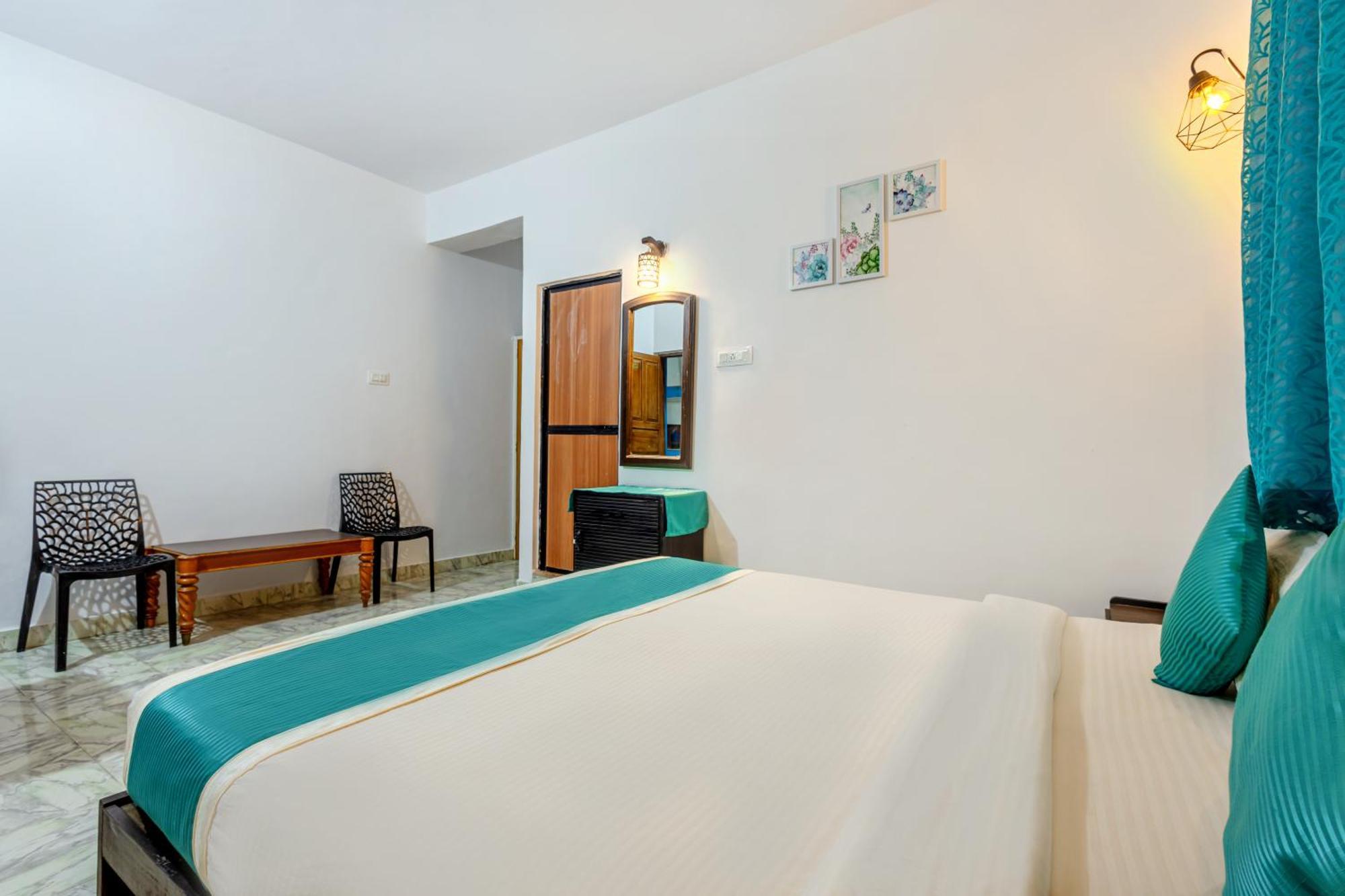 Baga Fantacia Beach Inn Calangute Zimmer foto