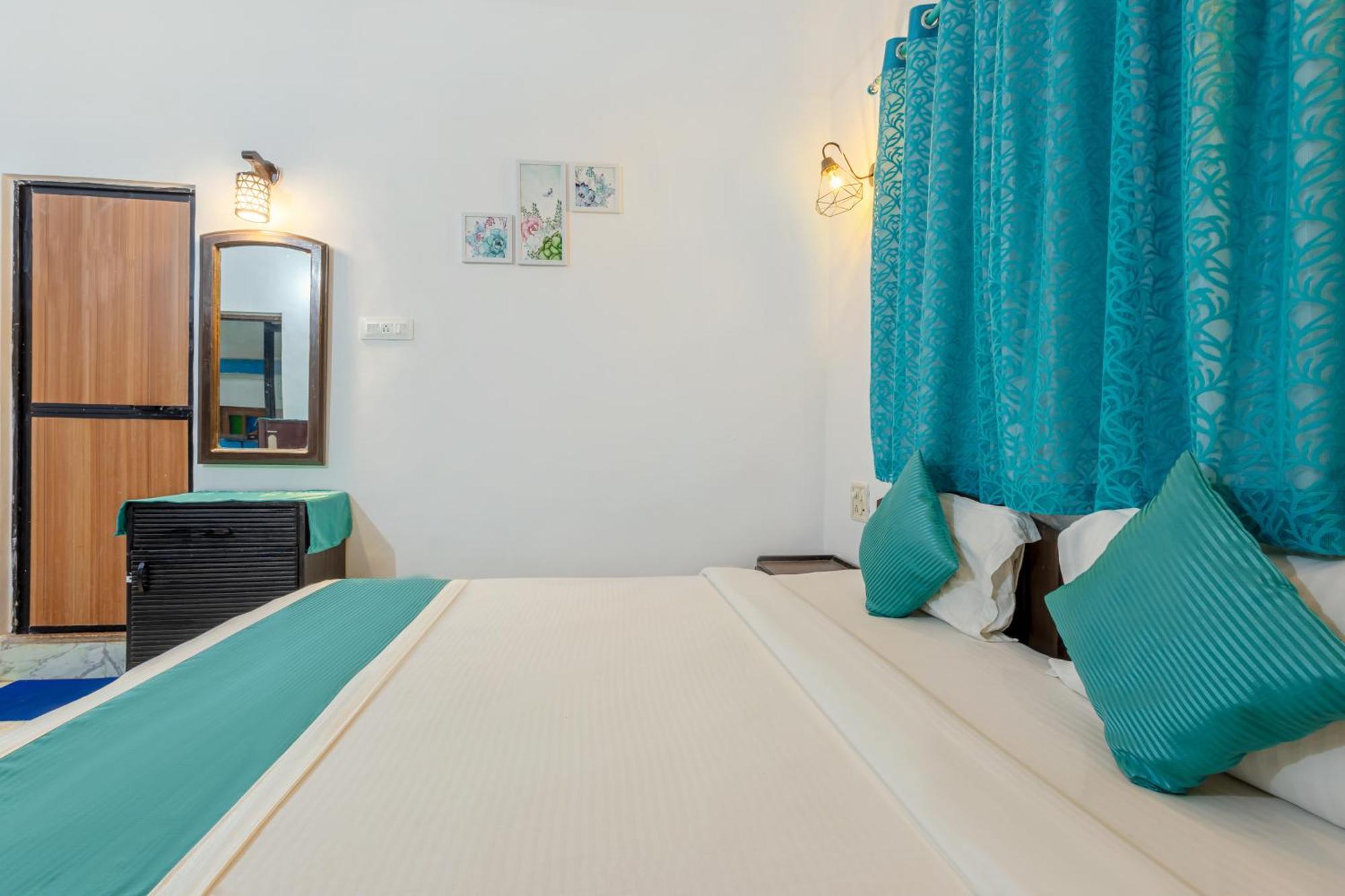 Baga Fantacia Beach Inn Calangute Zimmer foto
